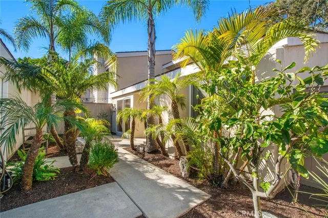 $1,249,000 | 19809 Windjammer Lane, Huntington Beach, CA 92648