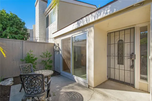 $1,249,000 | 19809 Windjammer Lane, Huntington Beach, CA 92648