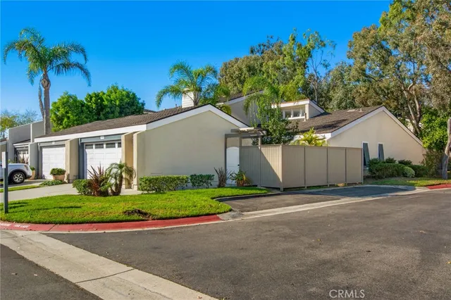 $1,249,000 | 19809 Windjammer Lane, Huntington Beach, CA 92648