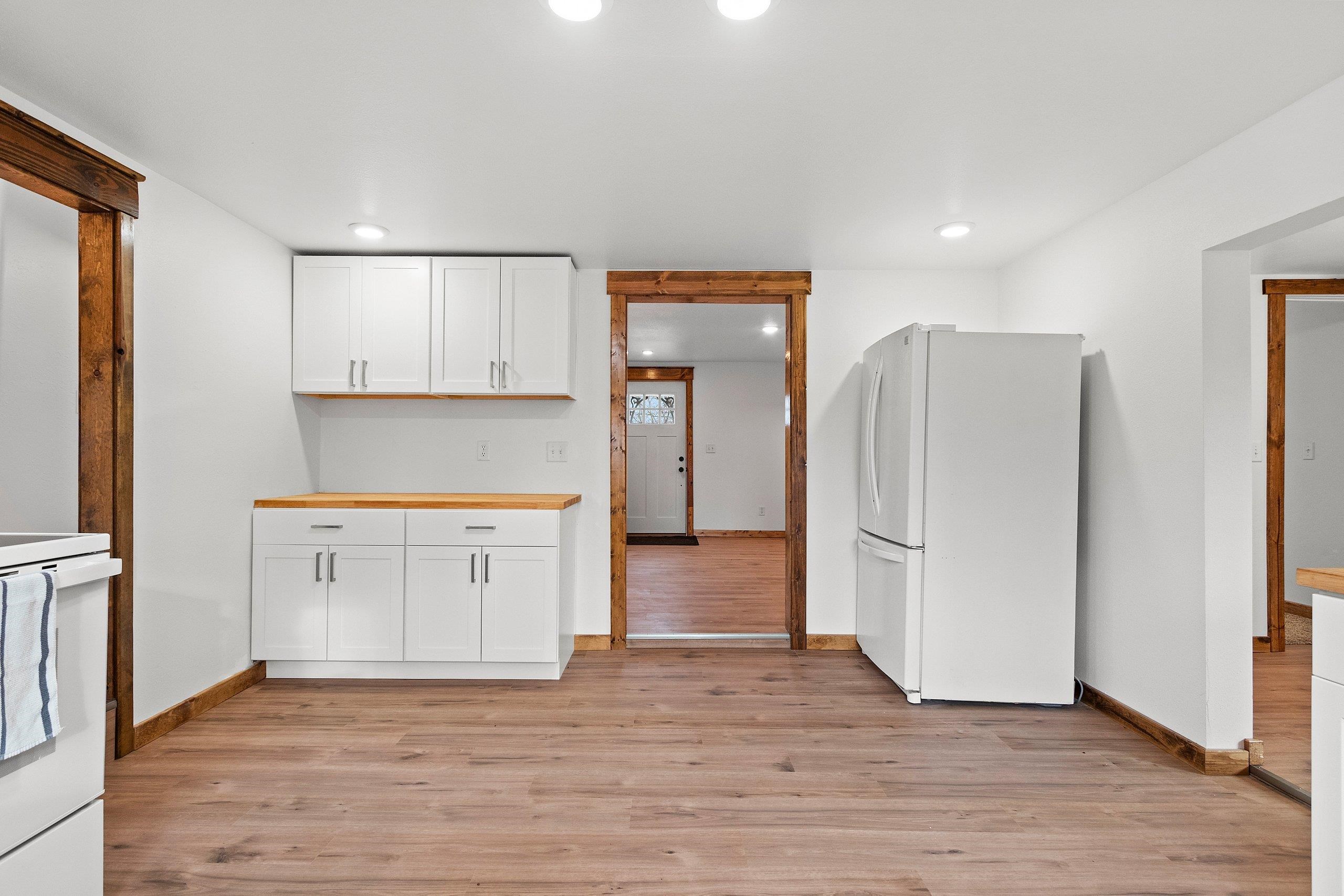 550 Barke Street Gillett, WI 54124 - Photo 12 of 38