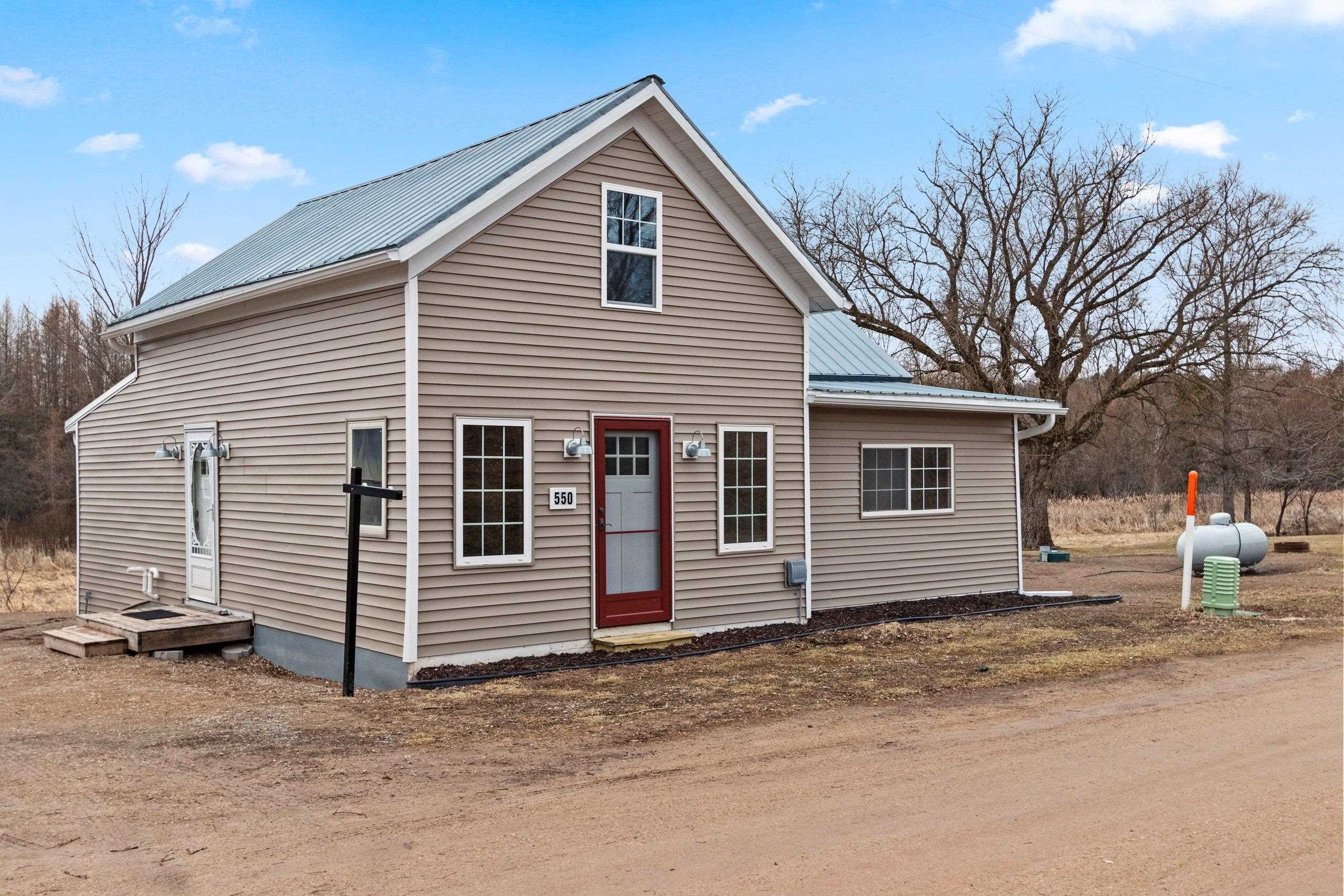 550 Barke Street Gillett, WI 54124 - Photo 3 of 38