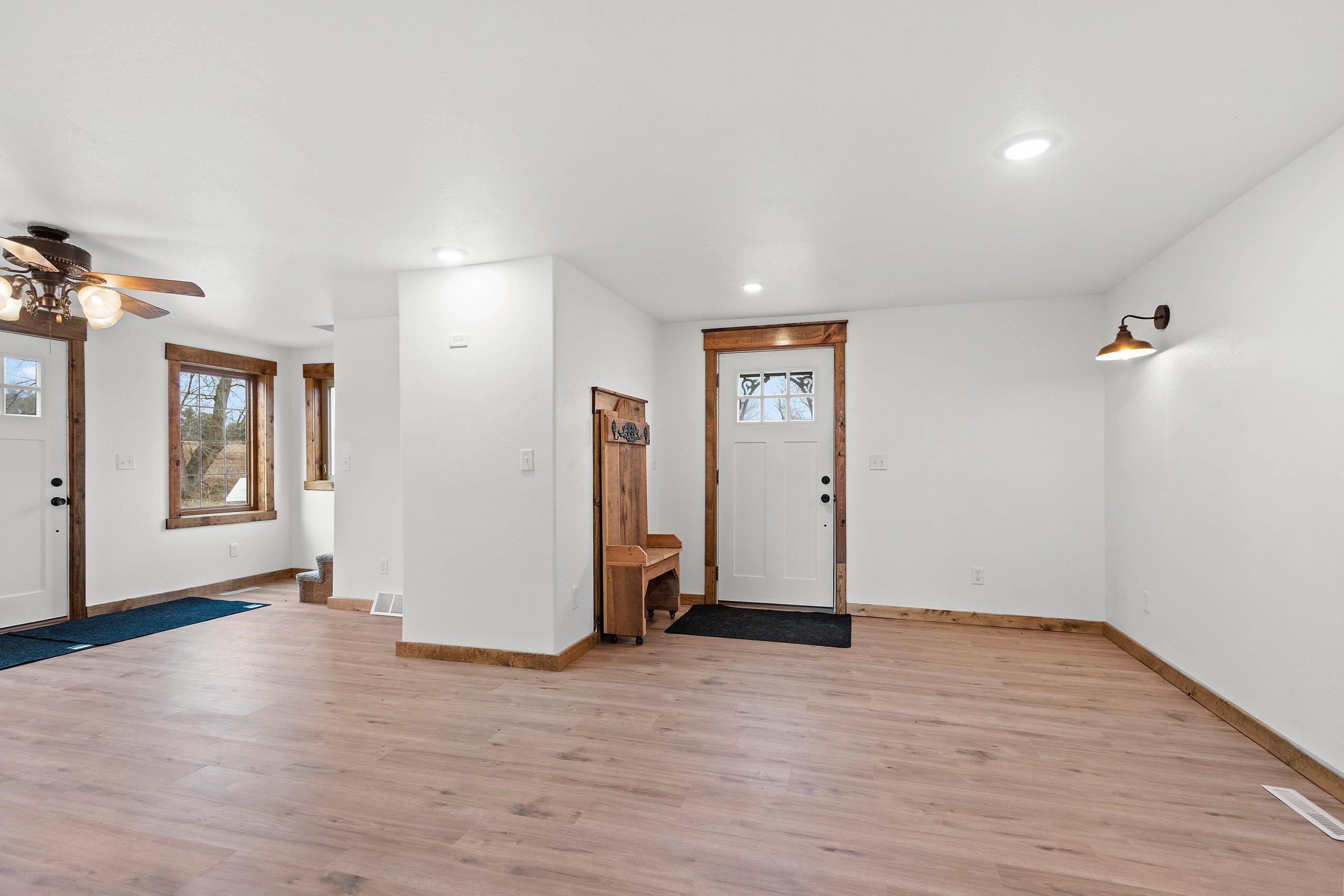 550 Barke Street Gillett, WI 54124 - Photo 8 of 38