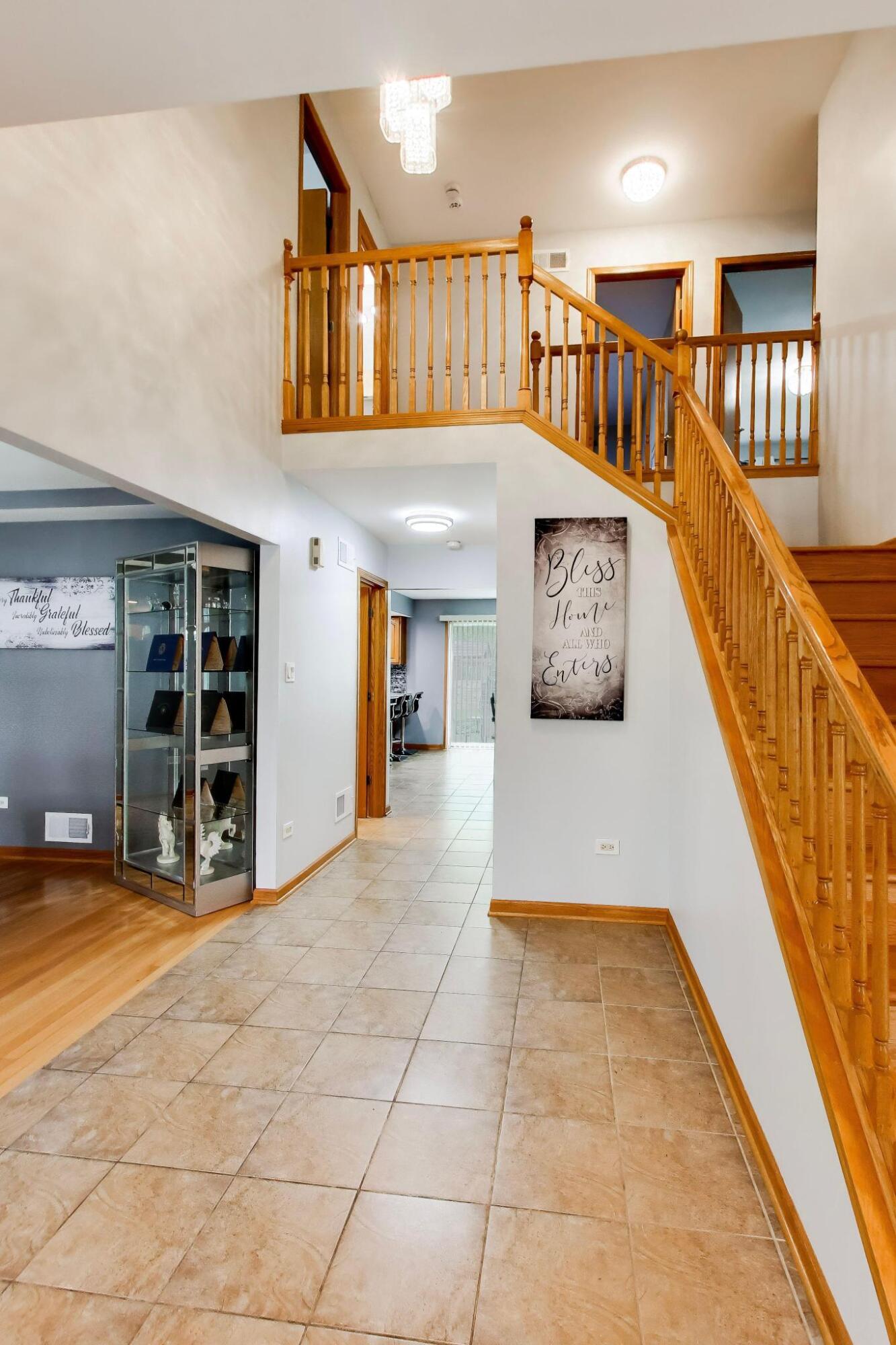 2116 Ridge Road Highland, IN 46322 - Photo 5 of 50 1333x2000