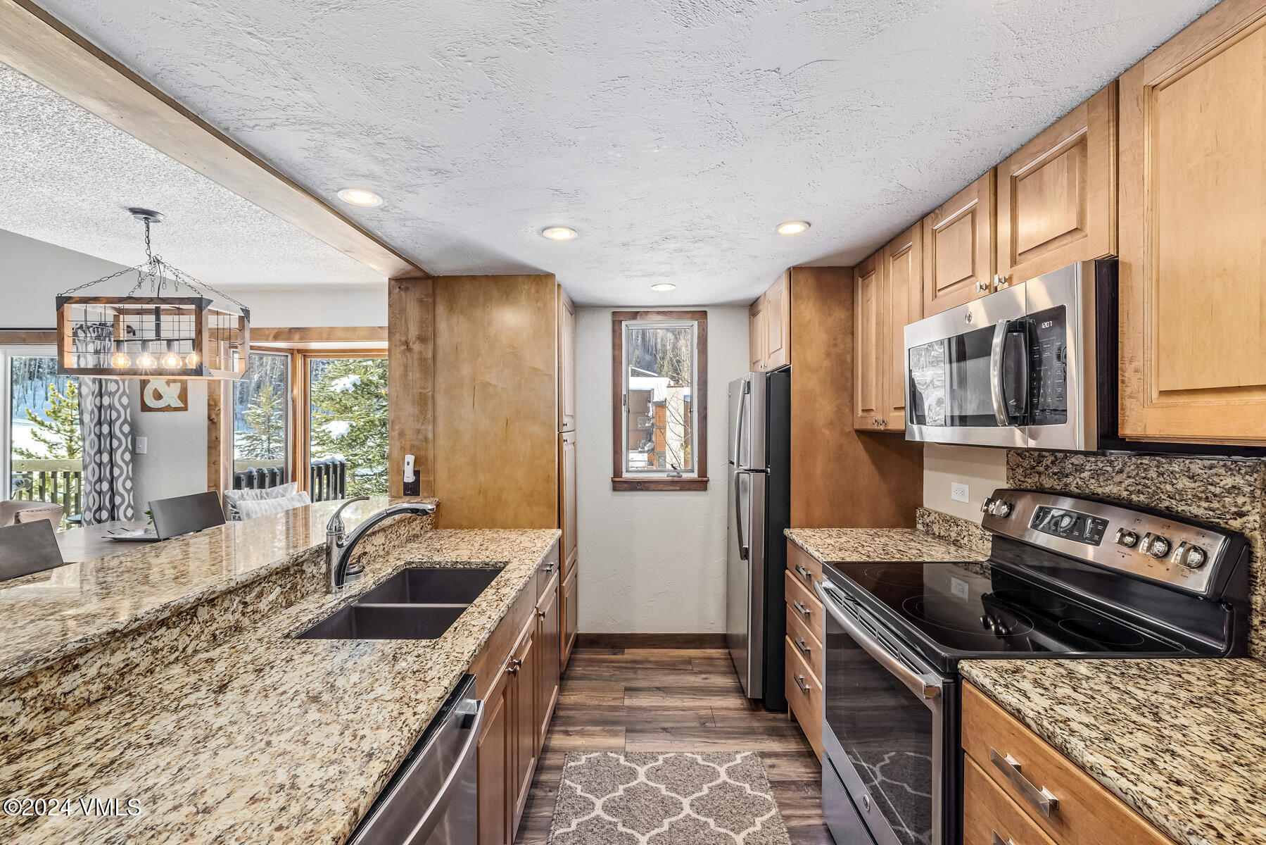 4516 Meadow Drive, Unit 809 Vail, CO 81657 - Photo 6 of 26 Kitchen