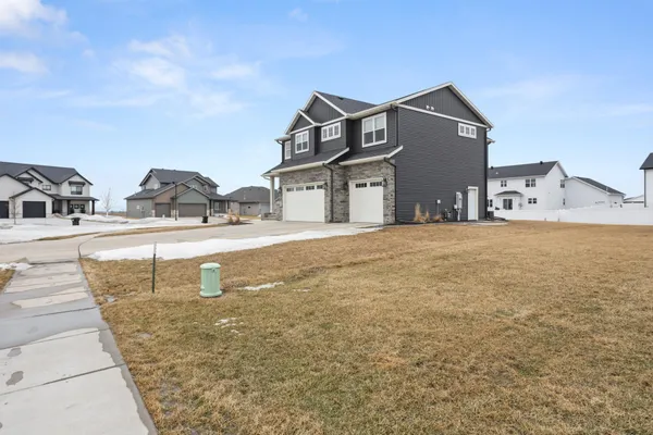 $599,900 | 2791 Golden Vly Parkway South, Fargo, ND 58104