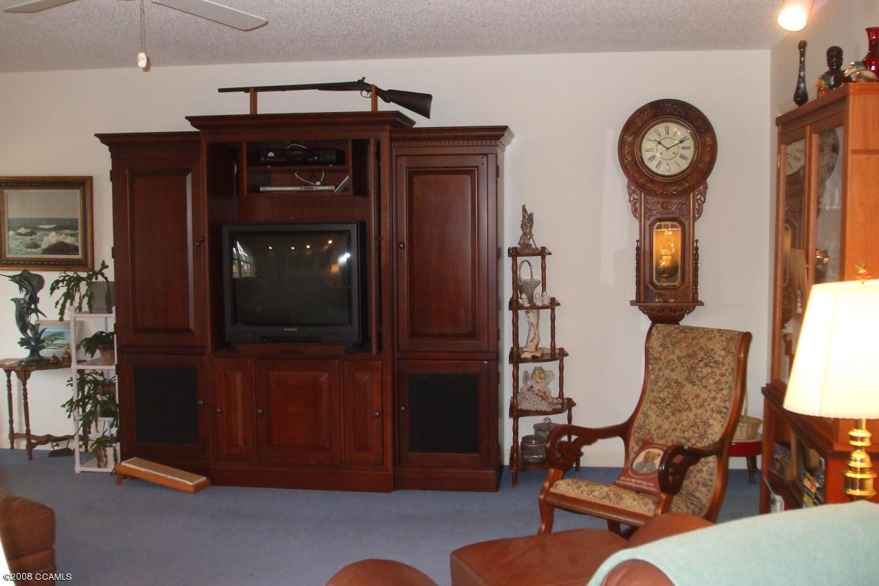 107 Olga Road Beaufort, NC 28516 - Photo 8 of 11 Great room