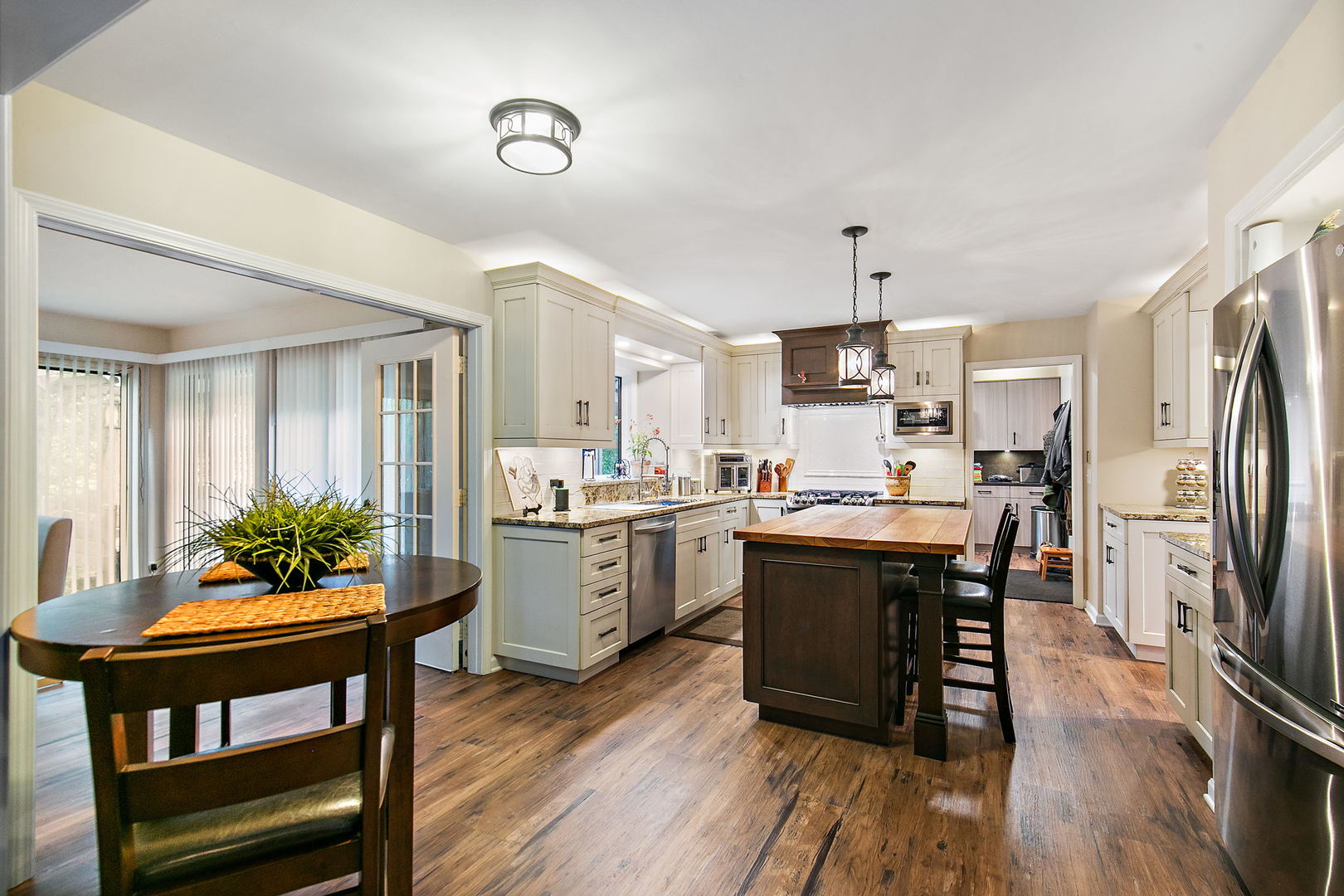 627 Wood Ridge Court Elgin, IL 60123 - Photo 12 of 37 Gallery Image 12