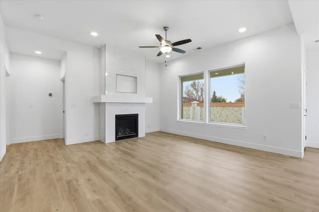 $505,850 | 22 North Country Club Drive, Unit 22, Deer Park, WA 99006