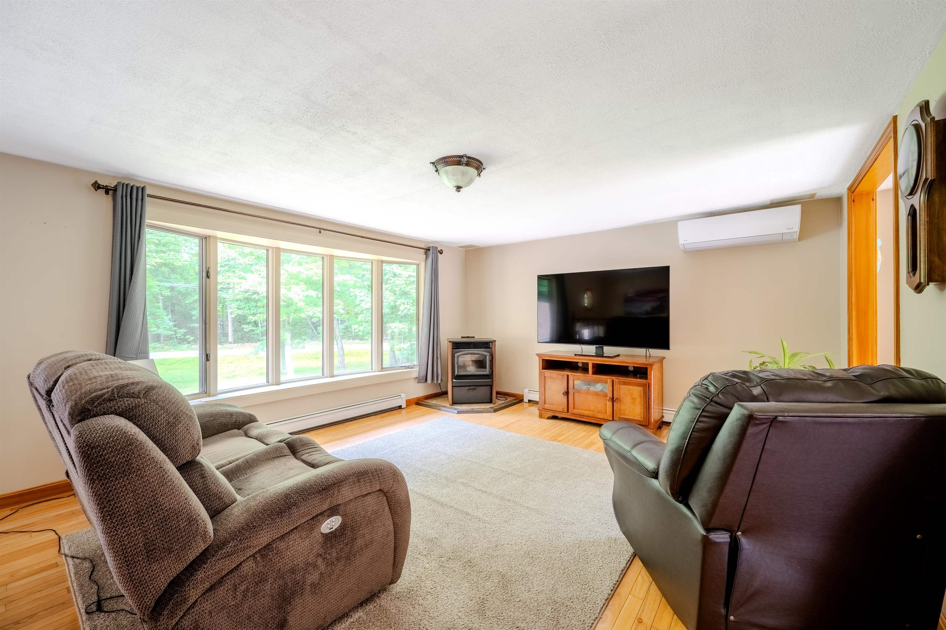 306 Wash Pond Road Hampstead, NH 03841 - Photo 8 of 40