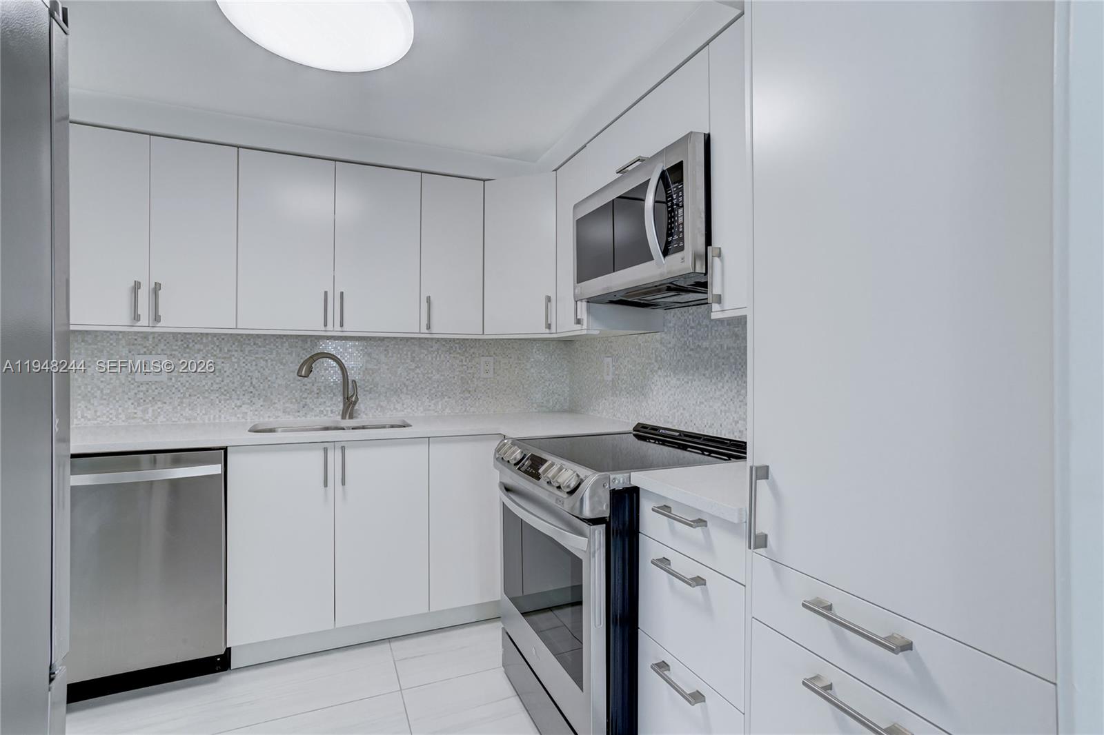 1541 Brickell Avenue, Unit C1008 Miami, FL 33129 - Photo 11 of 60