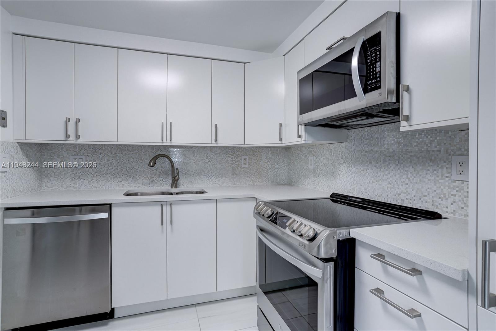 1541 Brickell Avenue, Unit C1008 Miami, FL 33129 - Photo 12 of 60