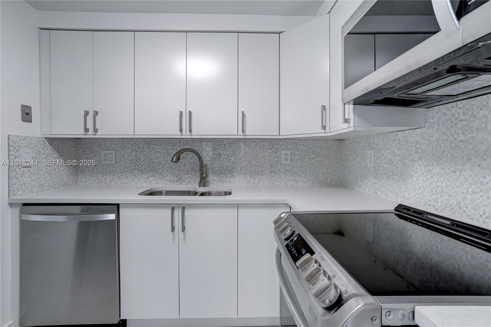 1541 Brickell Avenue, Unit C1008 Miami, FL 33129 - Photo 13 of 60