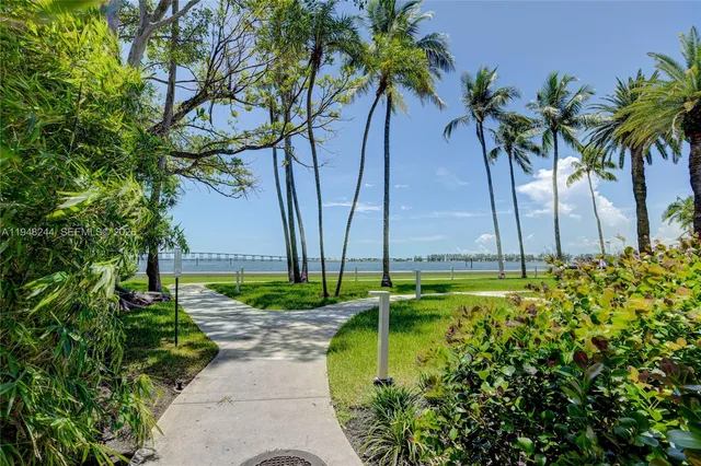 $3,700 | 1541 Brickell Avenue, Unit C1008, Miami, FL 33129