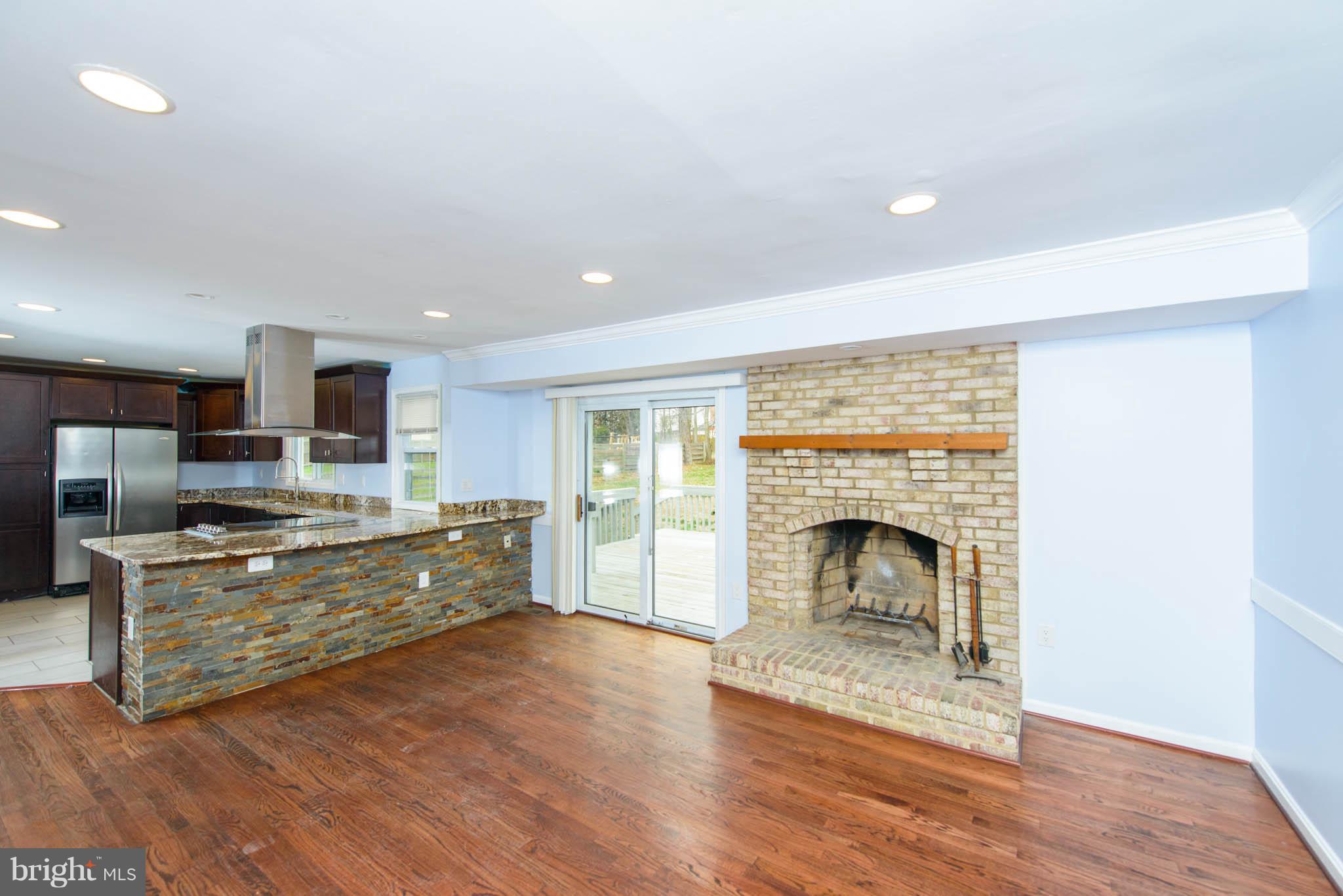 10302 Balsamwood Drive Laurel, MD 20708 - Photo 6 of 30 Perfect Entertaining Space!