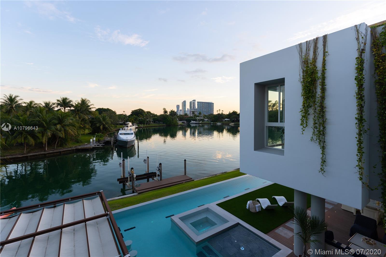 4731 Lake Road Miami, FL 33137 - Photo 25 of 46 a view of a ocean from a balcony