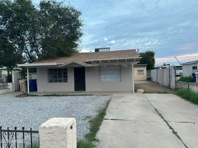 $1,200 | 6547 North 59th Drive, Glendale, AZ 85301
