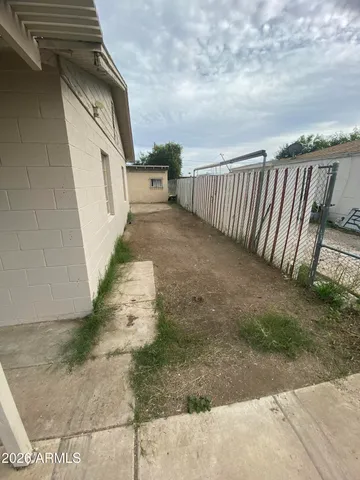 $1,200 | 6547 North 59th Drive, Glendale, AZ 85301