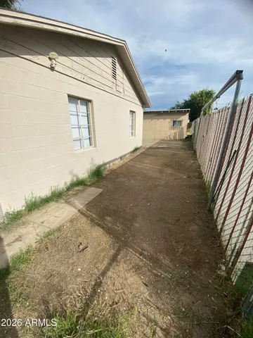 $1,200 | 6547 North 59th Drive, Glendale, AZ 85301