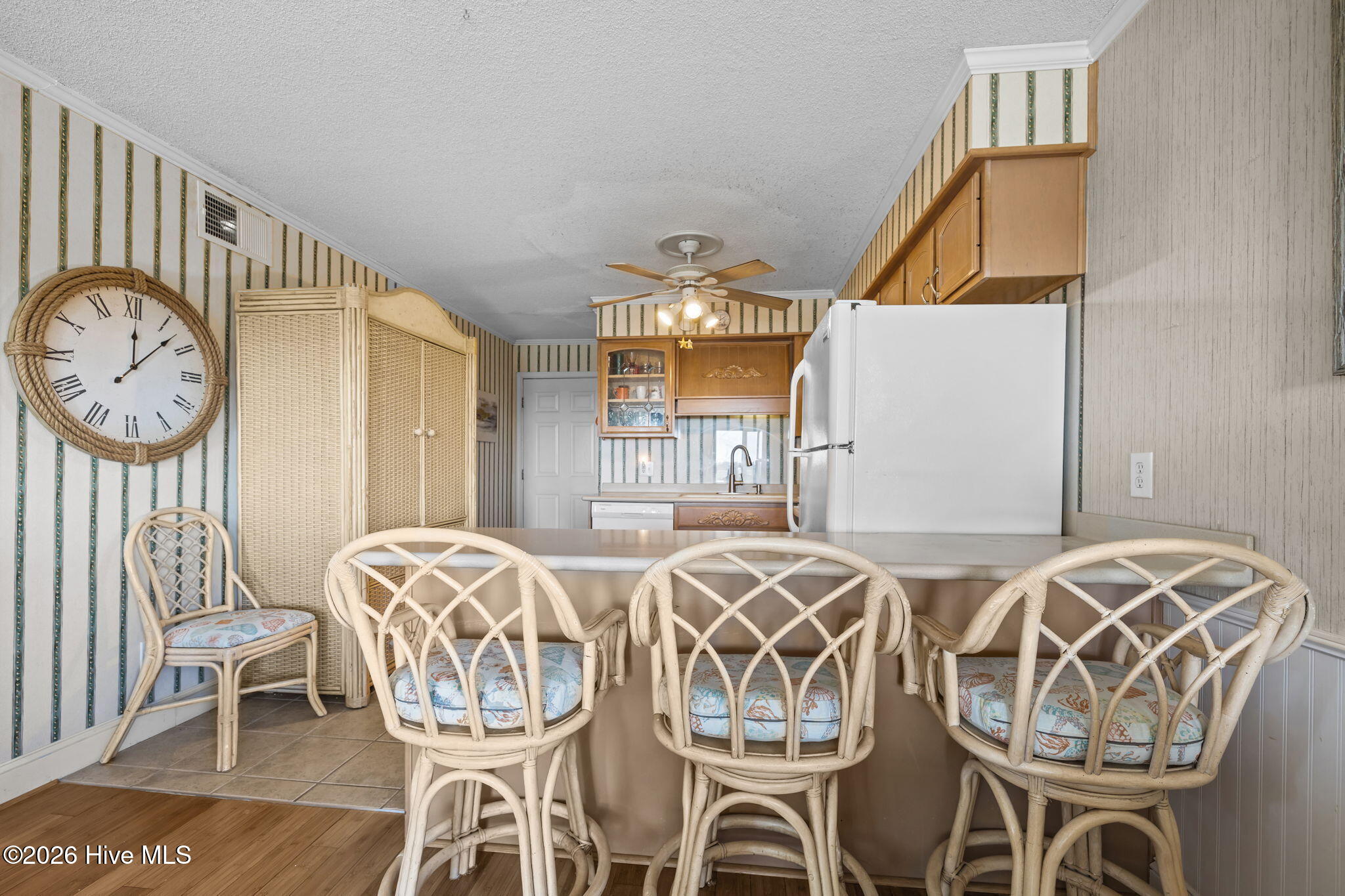 301 Commerce Way, Unit 145 Atlantic Beach, NC 28512 - Photo 9 of 28 Kitchen Bar