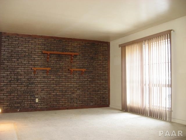 2014 Sheridan Road Pekin, IL 61554 - Photo 3 of 11
