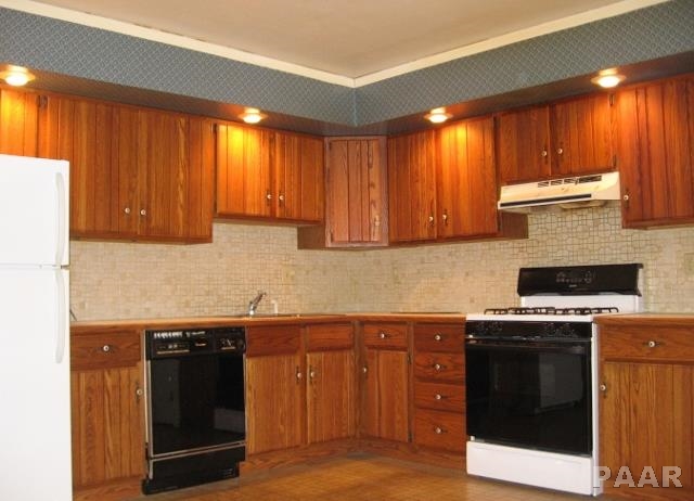 2014 Sheridan Road Pekin, IL 61554 - Photo 4 of 11