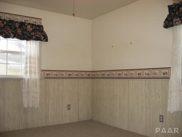 2014 Sheridan Road Pekin, IL 61554 - Photo 6 of 11
