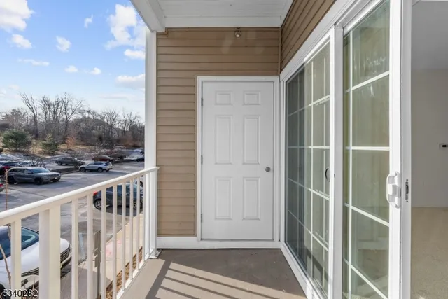 $2,250 | 9 Park Drive, Unit 9, Clinton, NJ 08809