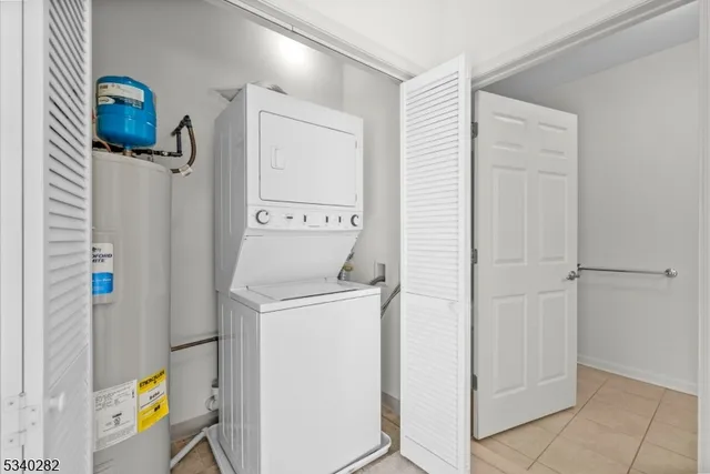 $2,250 | 9 Park Drive, Unit 9, Clinton, NJ 08809