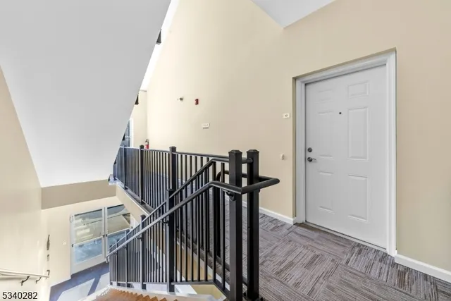 $2,250 | 9 Park Drive, Unit 9, Clinton, NJ 08809