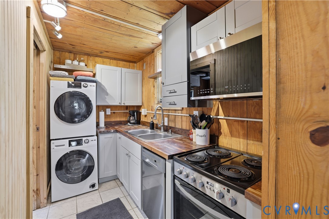 3270 Rigsby Hollow Road Sandy Hook, VA 23153 - Photo 26 of 80