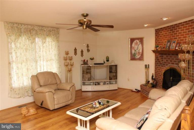 3910 Sharp Road Glenwood, MD 21738 - Photo 4 of 16 Living Room #2