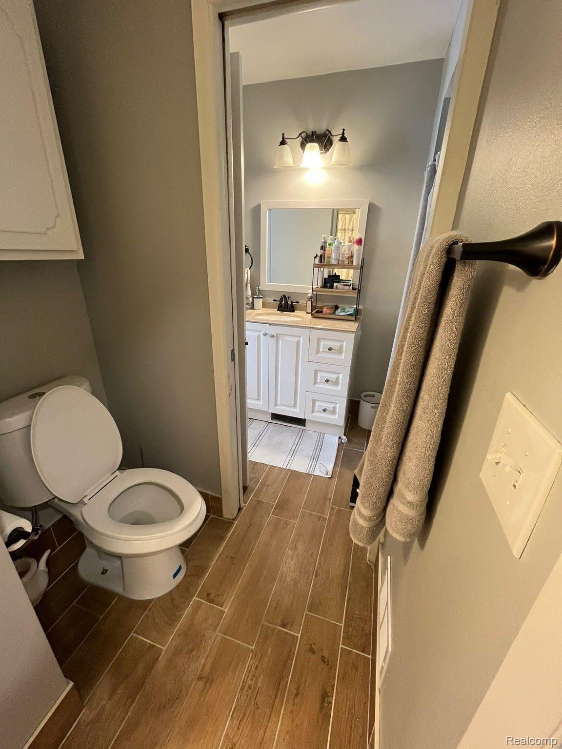 1403 Oakbrook E Drive Rochester, MI 48307 - Photo 12 of 16 Gallery Image 12