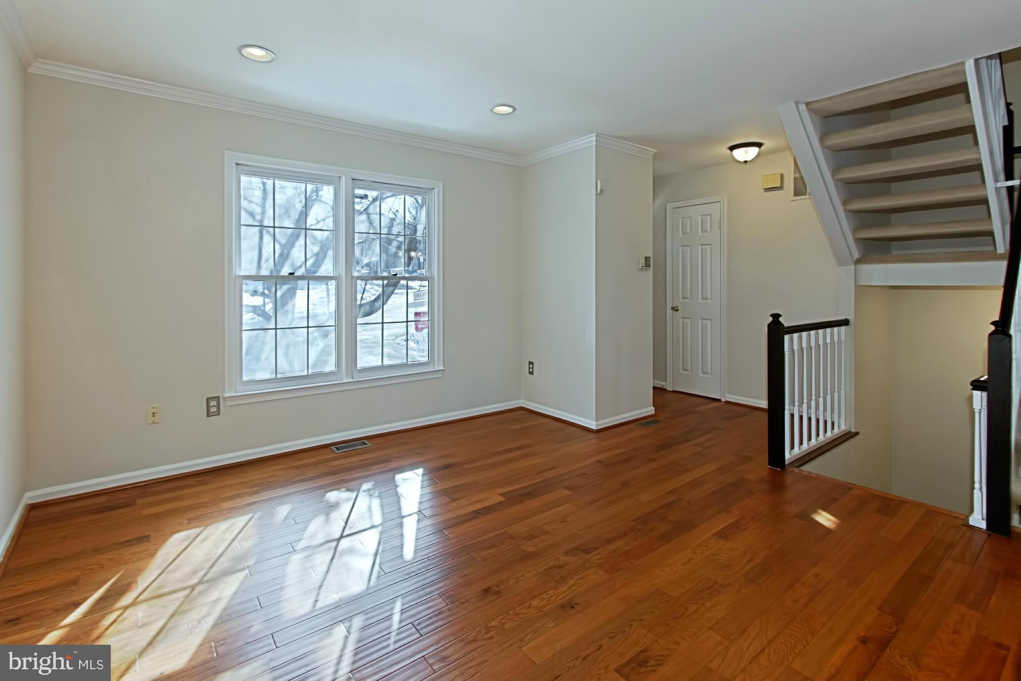 2274 Cartbridge Road Falls Church, VA 22043 - Photo 4 of 24 Living Room