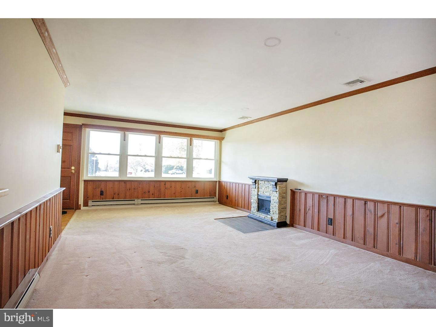 225 Brookside Road Norristown, PA 19401 - Photo 8 of 28 Gallery Image 8