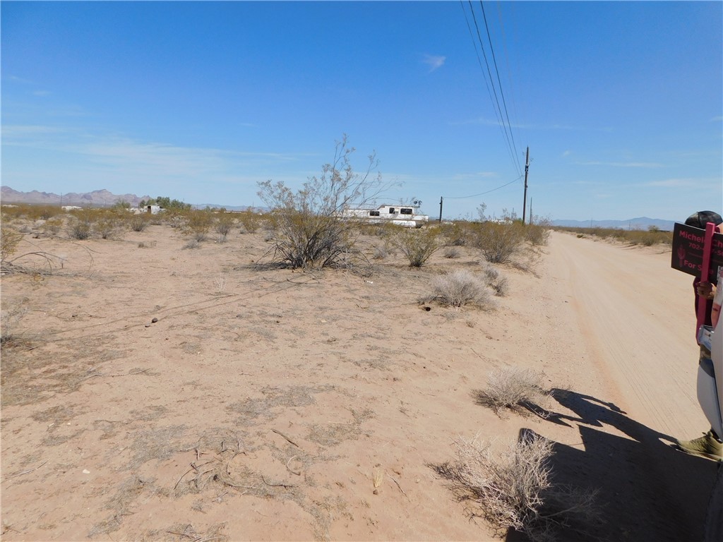 2-lots South Manzanita Road Golden Valley, AZ 86413 - Photo 11 of 29 Community