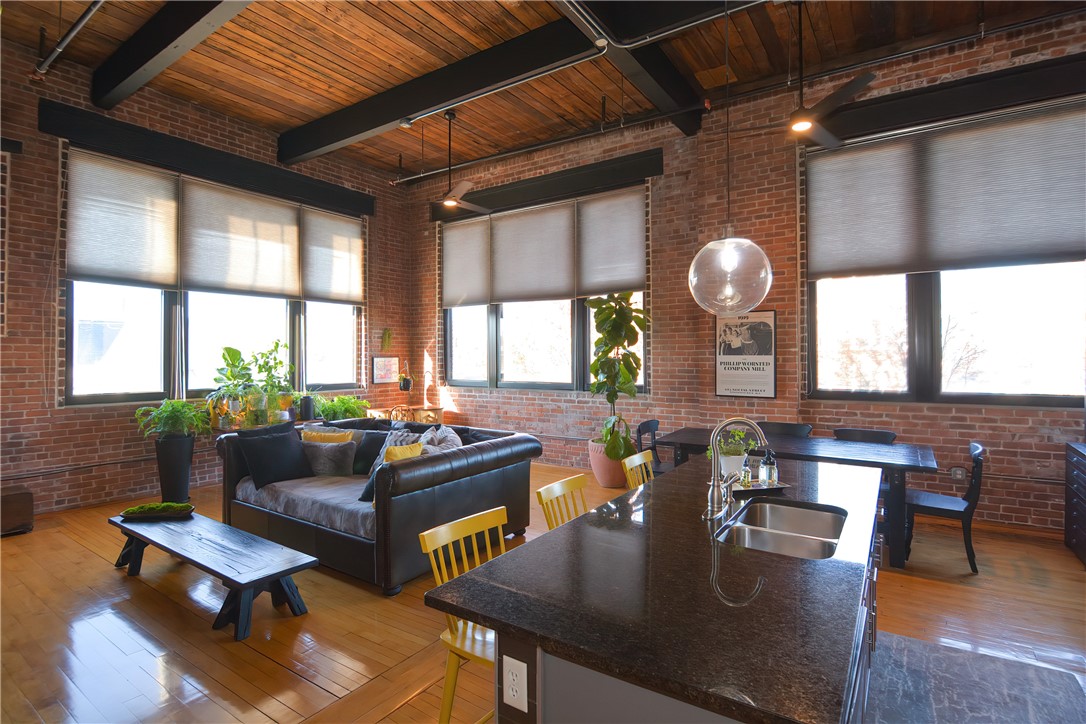 685 Social Street, Unit 202 Woonsocket, RI 02895 - Photo 3 of 32 Gallery Image 3