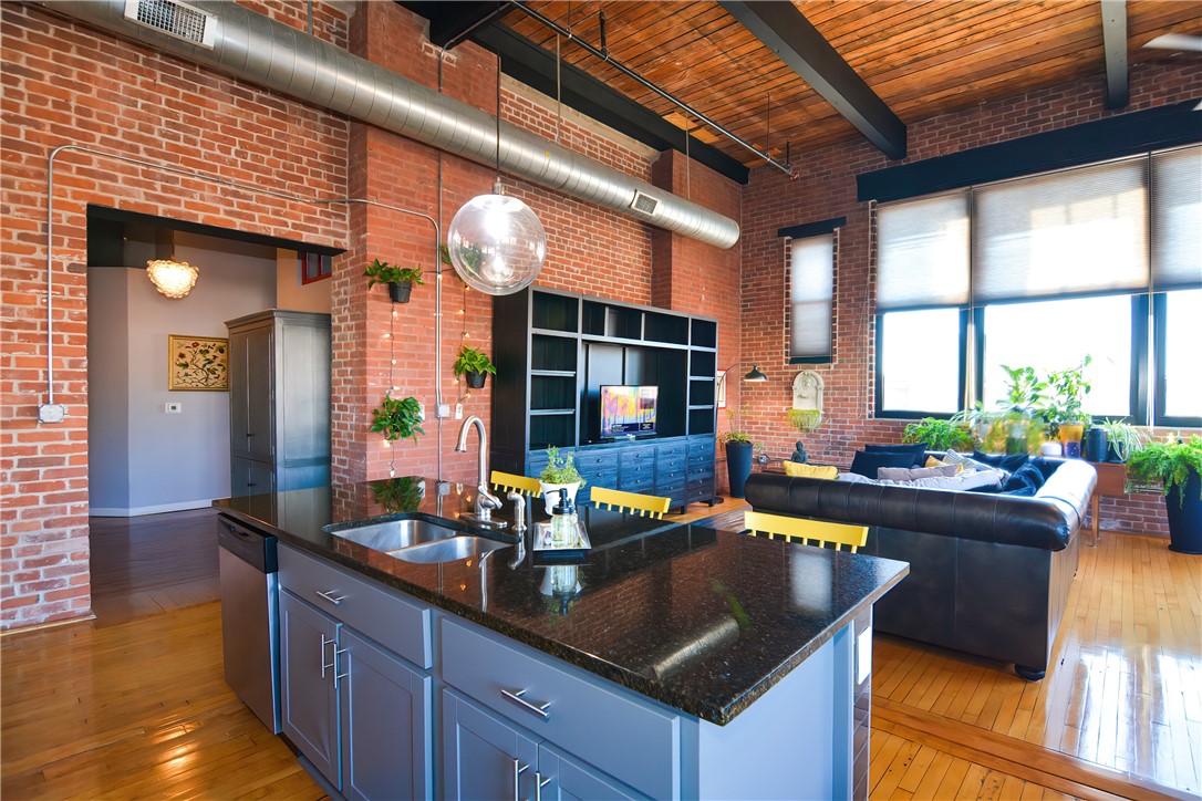 685 Social Street, Unit 202 Woonsocket, RI 02895 - Photo 4 of 32 Gallery Image 4
