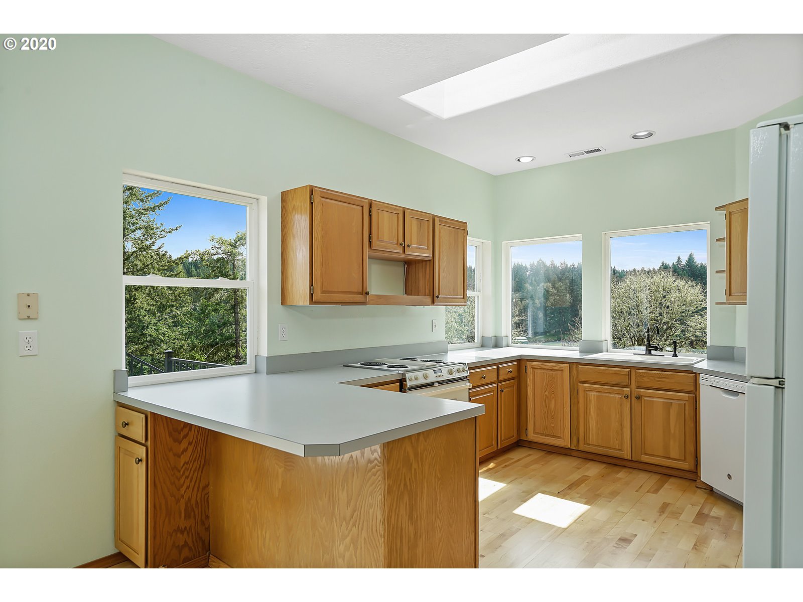 15455 Strong Road Dallas, OR 97338 - Photo 15 of 32