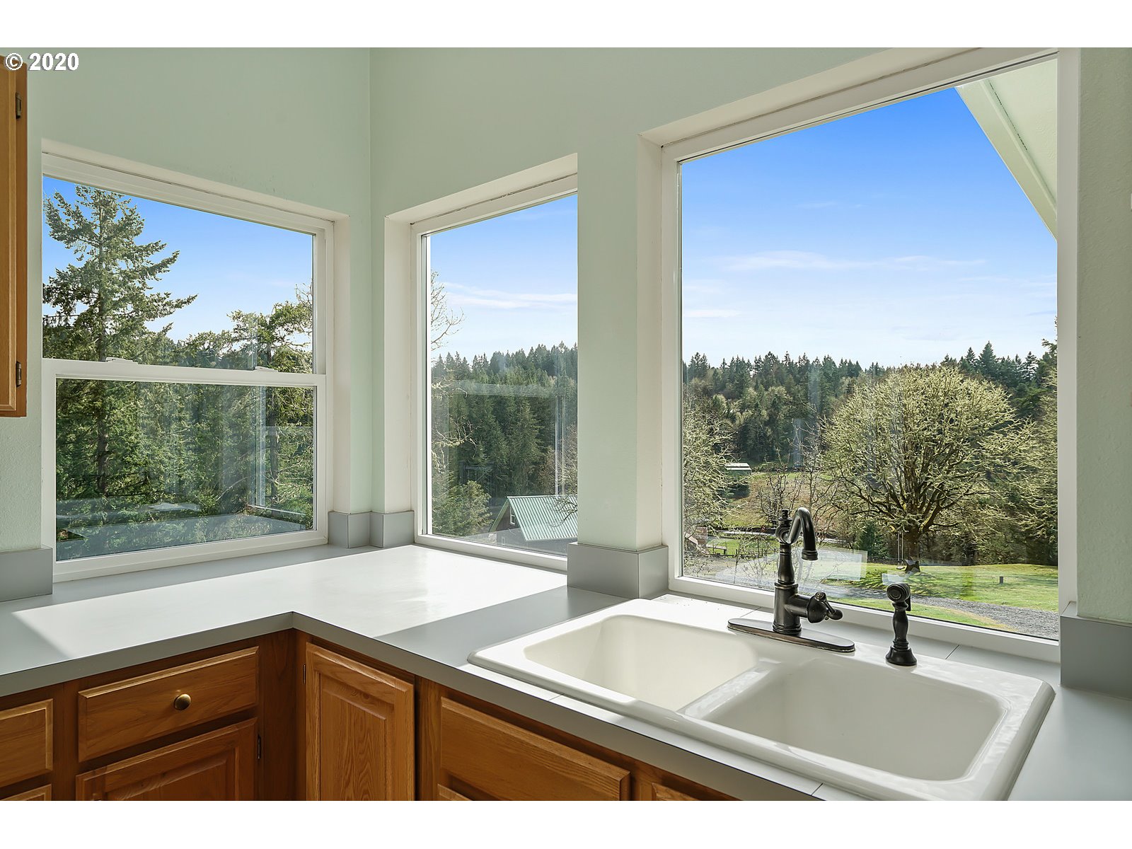 15455 Strong Road Dallas, OR 97338 - Photo 4 of 32