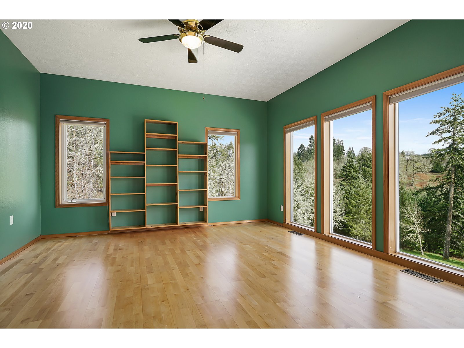 15455 Strong Road Dallas, OR 97338 - Photo 5 of 32