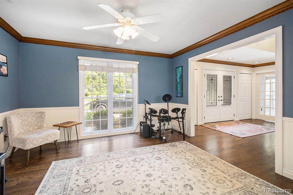 1684 North Kilburn Road Rochester Hills, MI 48306 - Photo 4 of 27