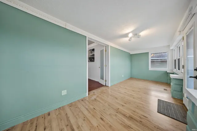 $121,400 | 334 South Jackson Street, Oakland City, IN 47660