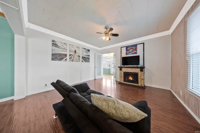 $121,400 | 334 South Jackson Street, Oakland City, IN 47660