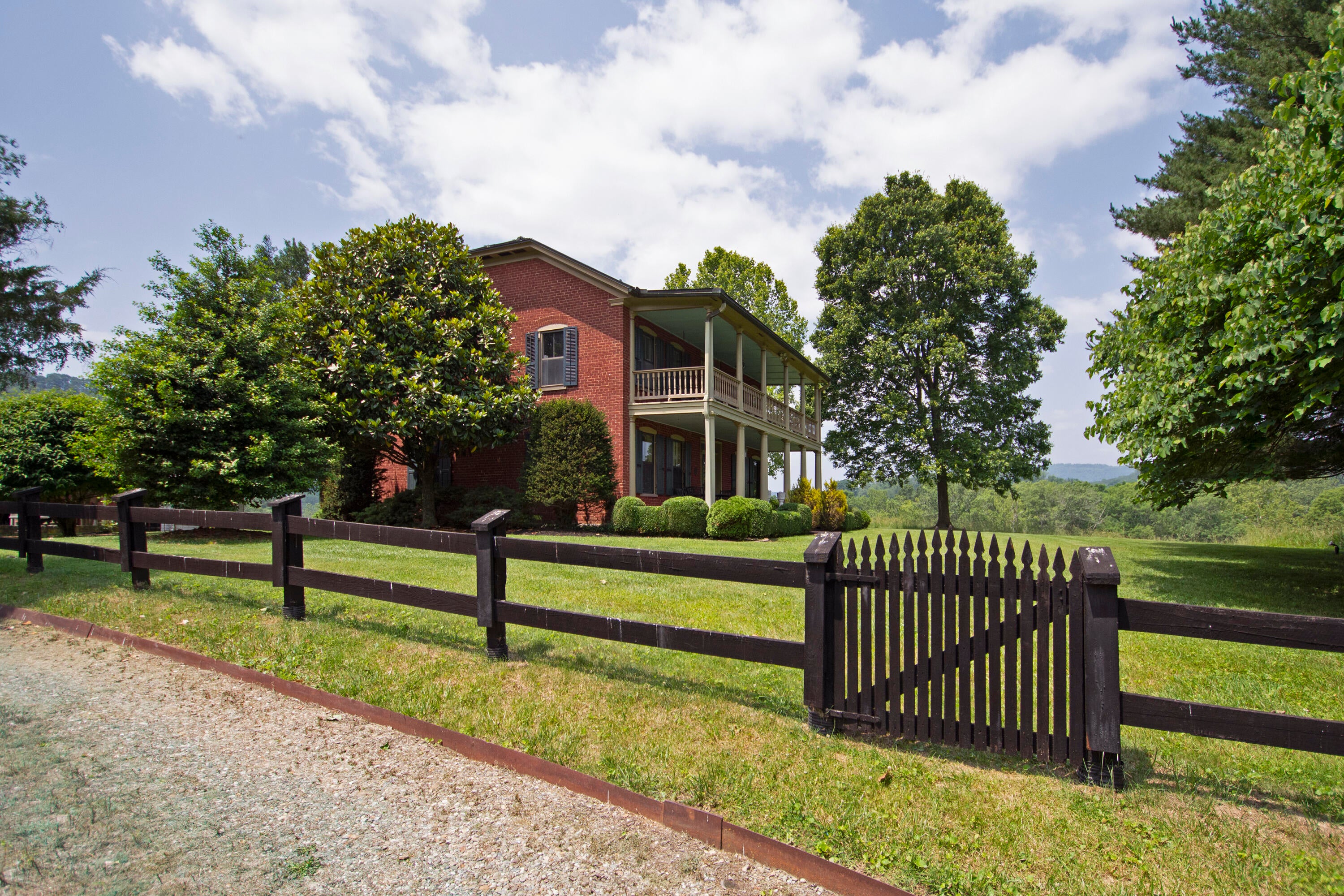 106 Creamery Road Pence Springs, WV 24962 - Photo 6 of 153 Gallery Image 6