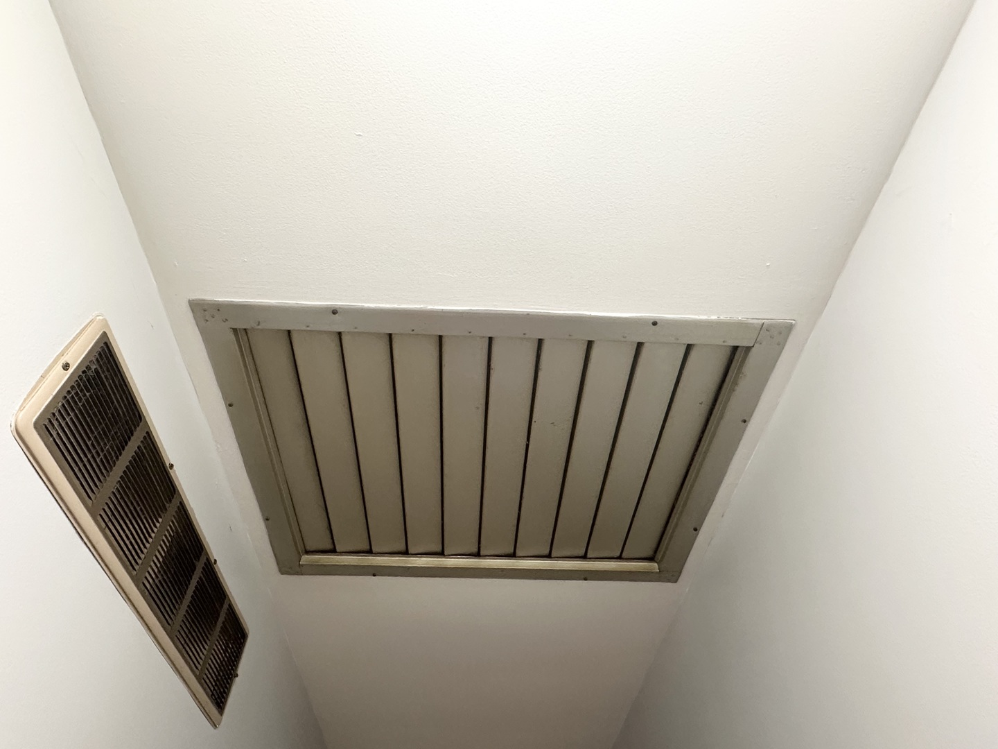 3150 River Road Kankakee, IL 60901 - Photo 23 of 40 a view of a small space