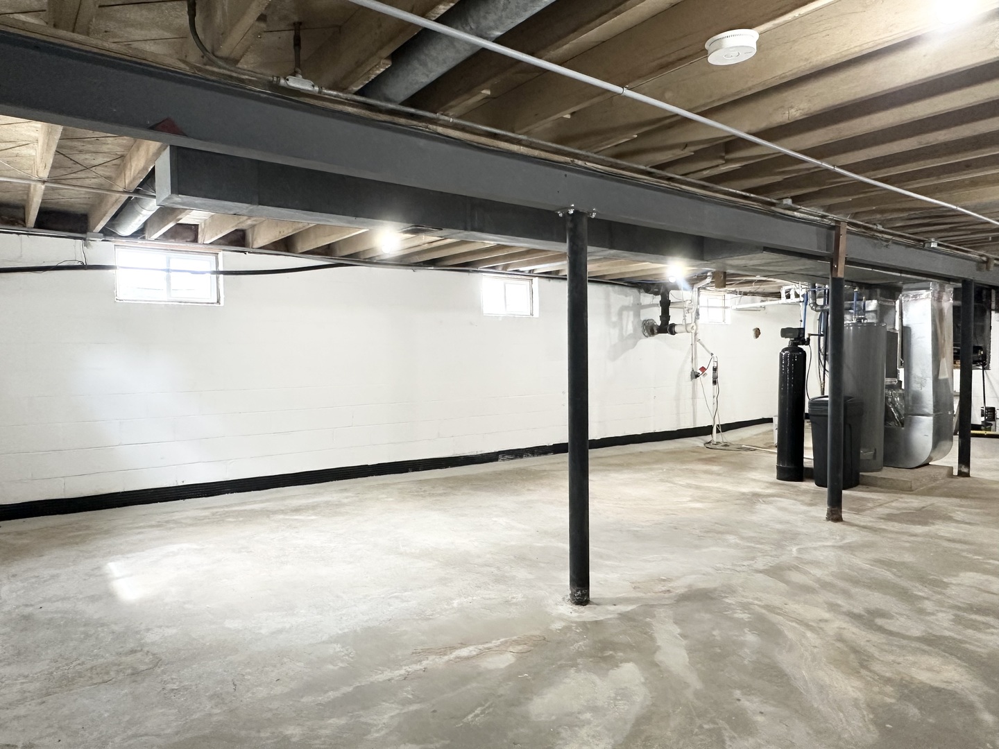 3150 River Road Kankakee, IL 60901 - Photo 24 of 40 a view of a room with gym equipment