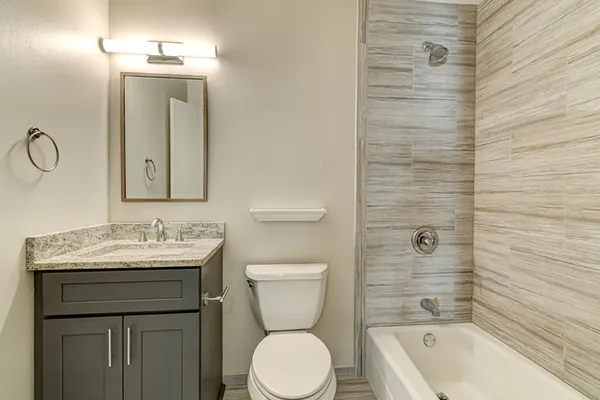 $1,600 | 7413 Brookdale Drive, Unit 209, Darien, IL 60561
