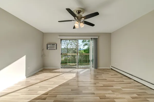 $1,600 | 7413 Brookdale Drive, Unit 209, Darien, IL 60561