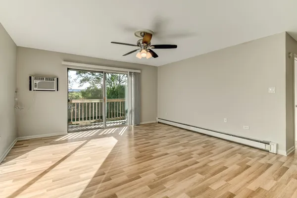 $1,600 | 7413 Brookdale Drive, Unit 209, Darien, IL 60561