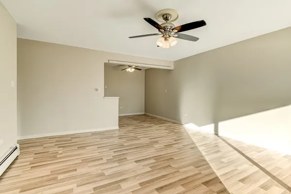 $1,600 | 7413 Brookdale Drive, Unit 209, Darien, IL 60561